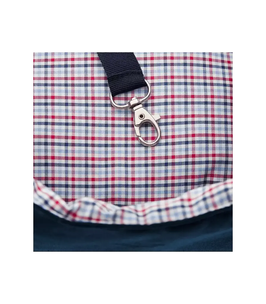 t1118-q-sac-de-transport-en-coton-bleu-marine-et-ecossais-luce-ferribiella (1).webp